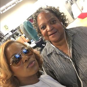 Meet your Posher, Debra